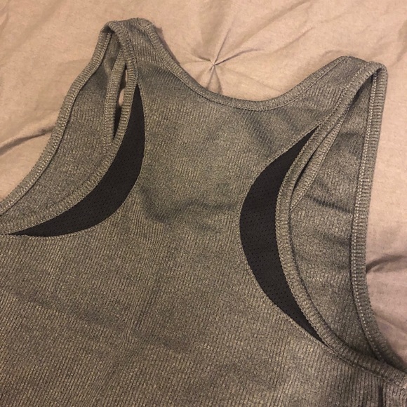 Under Armour Tank Top - Picture 2 of 4